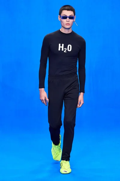 Look 42